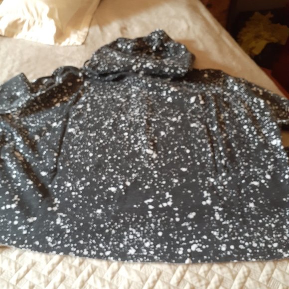 3 for $20 💜 ARDENE SNOWFLAKE hoodie - Picture 2 of 2